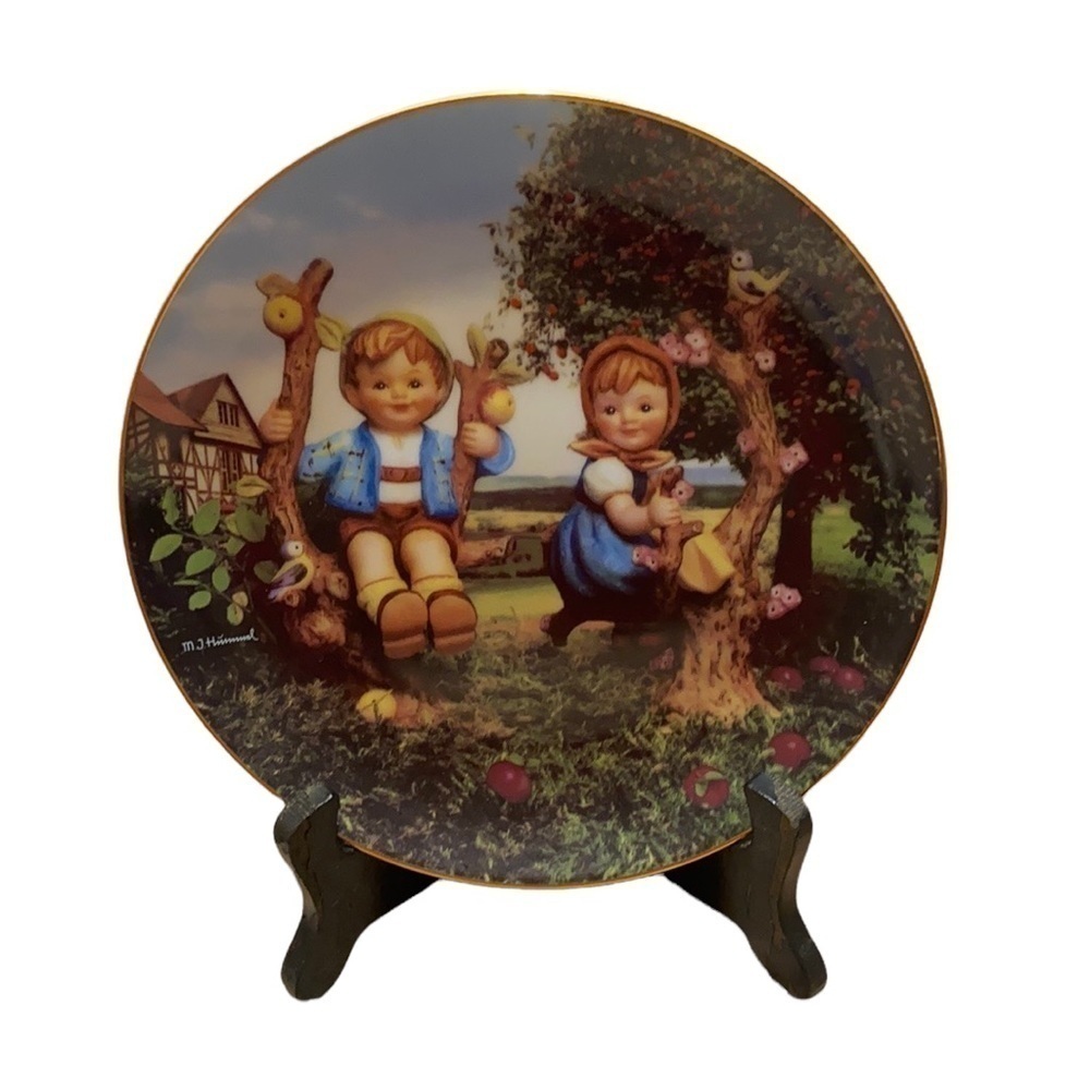 Hummel Danbury Mint Little Companions Plate “Apple Tree Boy and Girl” Collection